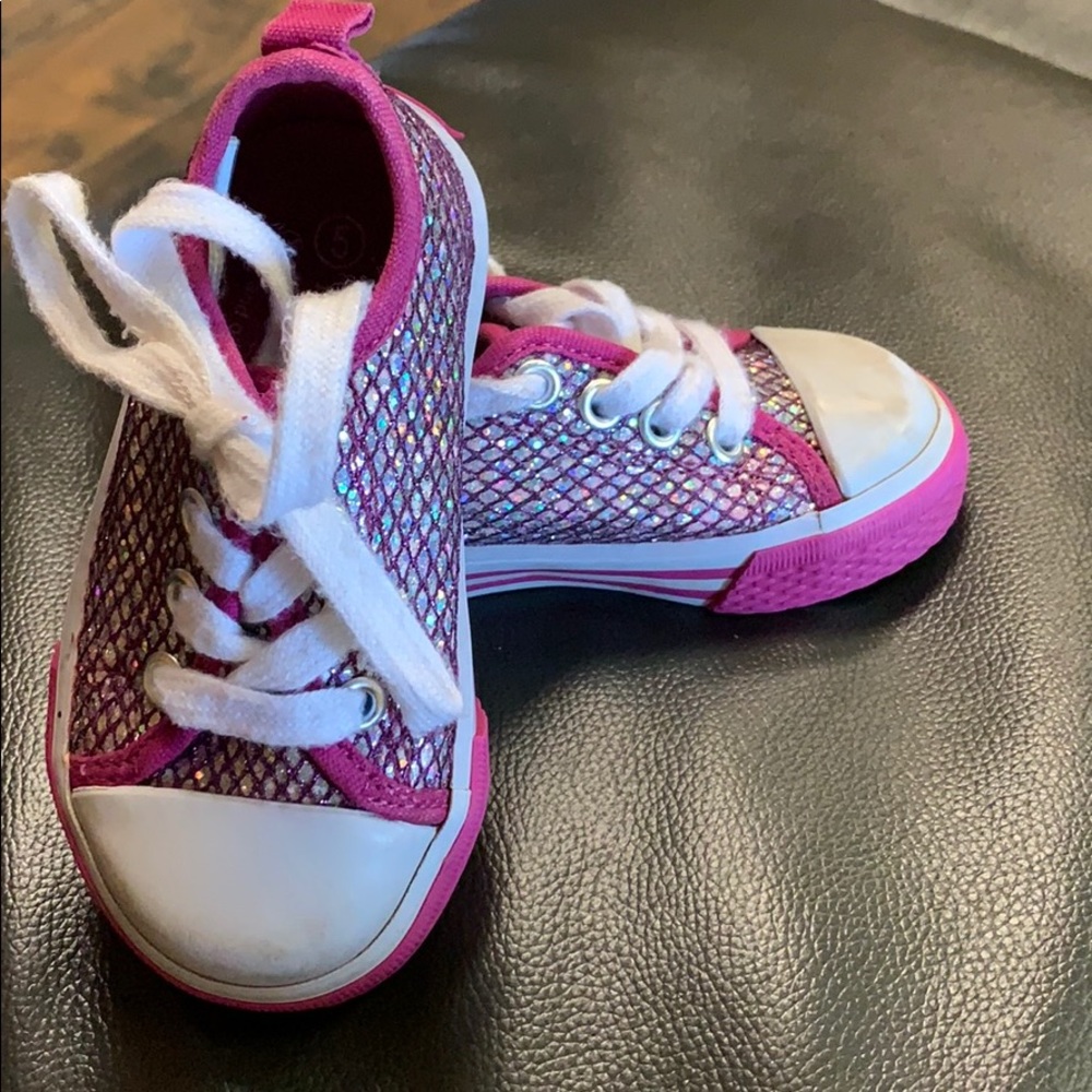 Toddler size 5 tennis shoes